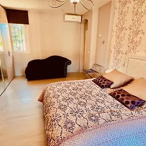 https://domaine-les-cigales.fr-provencehotel.com