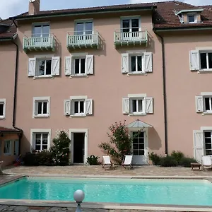 https://la-maison-du-parc-yzeron.hotels-rhonealpes.com