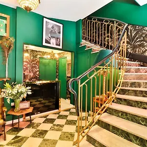 https://hotel-le-geneve-nice.fr-provencehotel.com